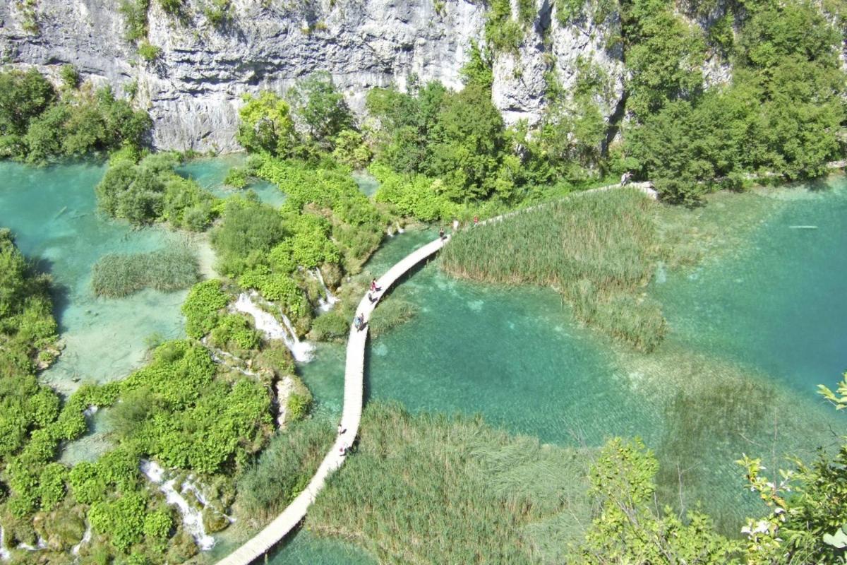 Andrea In Sertic Poljana - Haus Fuer 6 Personen Plitvička Jezera エクステリア 写真